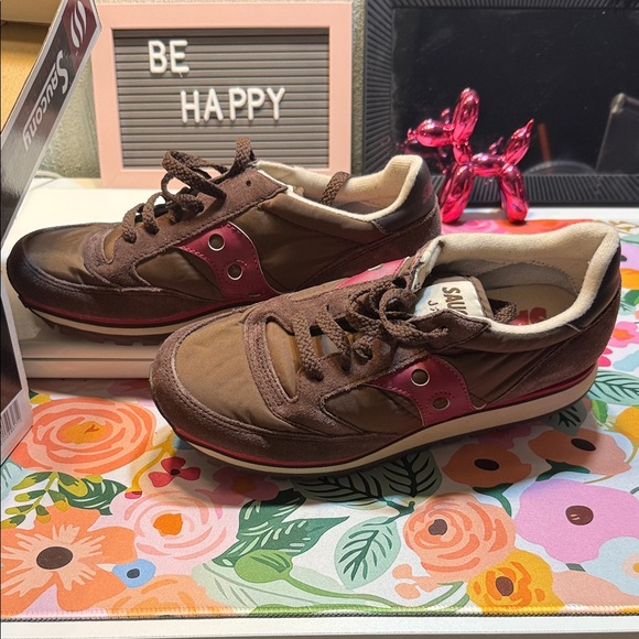 Saucony Jazz Brown and Pink Sneakers - Picture 1 of 6